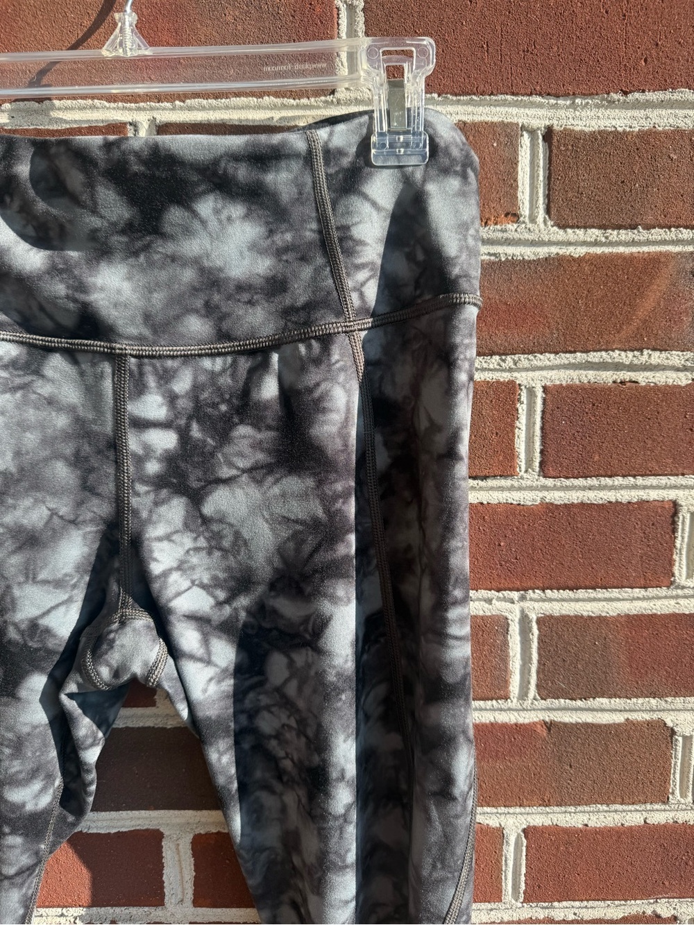 Athleta Powervita Salutation 7/8 Tie Dye Black Marble-Print High-Rise Leggings M - Picture 3 of 12